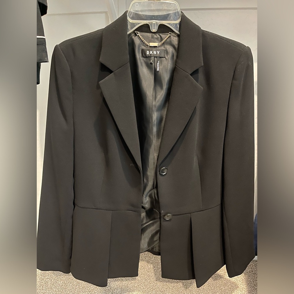 DKNY Black Tailored Blazer – Classic Two-Button Jacket for Women